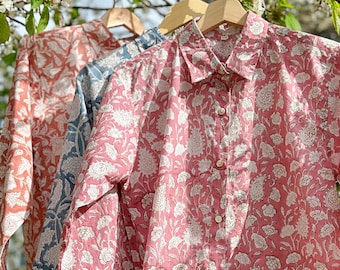 Luxuriöses weiches Baumwollhemd mit Kragen Indianer Handblock Rosy Pink Weiß Botanische Blumen | Lässige Sommer Tageswäsche Top schicke elegante Bluse