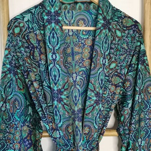 Men&#39;s Silk Boho Kimonos Man House Beach Artist Robe- Digital Turquoise Aqua Sea Wonder