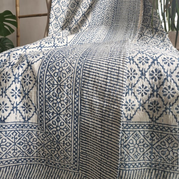 Kantha Stitch Wendebett-/Sofaüberwurf aus reiner Baumwolle, King-Size-Größe | Handgefertigter handbedruckter Blumen-Dohar | Diamantgeflecht-Blütenblatt