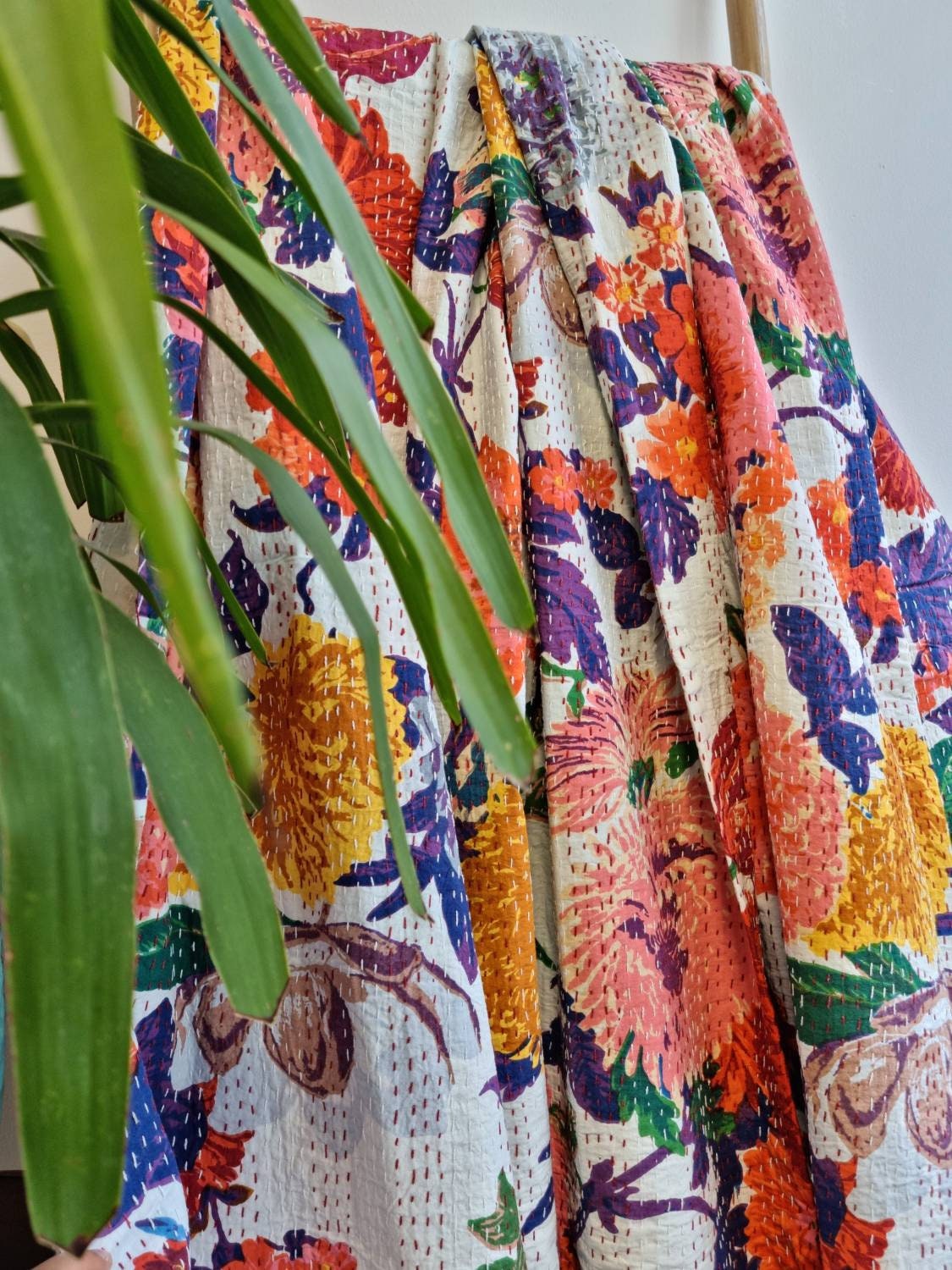 Jeté De Lit/Canapé Réversible En Pur Coton Au Point Kantha King Size Fait Main Dohar Original Blanc Violet Orange Fleurs Botaniques