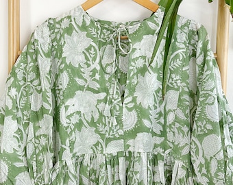 Robe longue pur coton indien imprimé bohème coloré été terreux élégant vêtement de jour confortable maman tenue feuille vert doux blanc floral