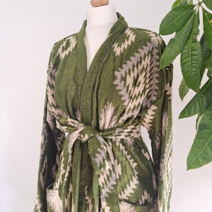 Kimono/veste unisex in misto lana di yak floreale / Regal Urban Fresh Leaf Henna Green Beige Cream / Stampa geometrica azteca con diamanti / Copricostume natalizio