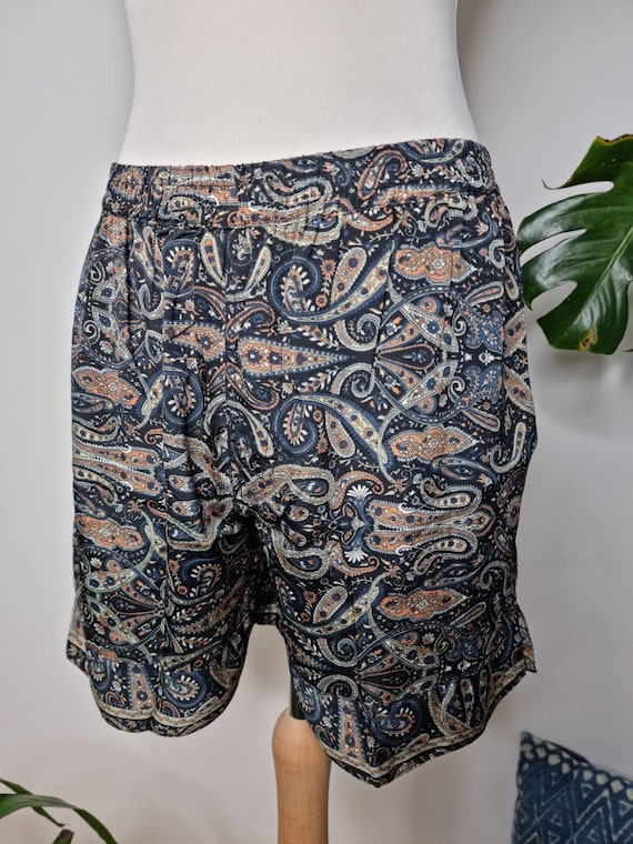 Short en soie homme sale