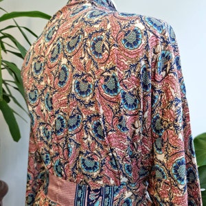 Neue Seidige Sari Boho Kimono Regal Haus Robe Luxus Lounge Digital Print Fließendes Kleid Regal Cream Altrosa Navy Aqua Floral Duster Bild 4