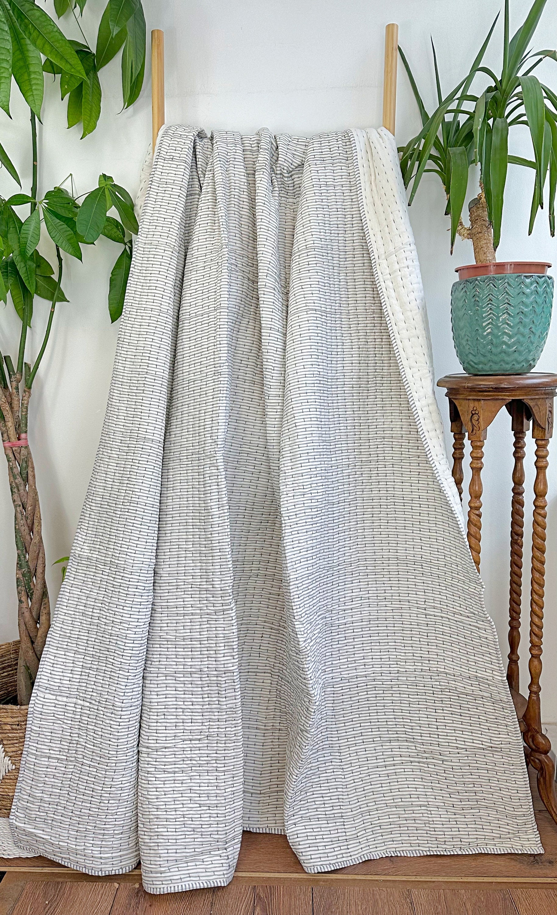 Kantha Quilted Stitch Pure Cotton Reversible Bed Throw King Size Quilt ...