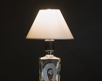 Herradura tequila table lamp. Upcycle lamp. Lamp from bottle. Tequila bottle lamp. Original lamp from bottle. Man cave lamp.