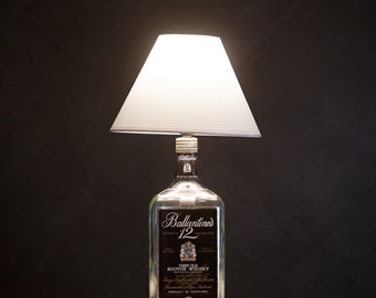 Ballantine's whiskey table lamp. Upcycle lamp. Whiskey retro bottle lamp. Original lamp from bottle. Man cave lamp. Vintage bottle lamp.