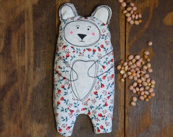 Handmade Bear-shaped Warming Pad - Eco-Friendly Cherry Pit Heat / Cold Therapy - Cute and Sustainable Relief for Newborns and Children.