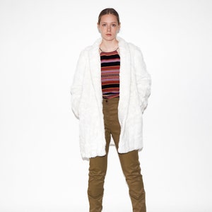 VINTAGE FAUX FUR - Vintage 90s warm faux fur coat in white
