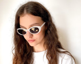 VINTAGE SUNGLASSES 90s, Y2K, 00s - Vintage Y2K iconic oval sunglasses in grey