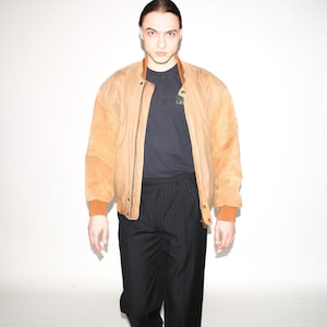 VINTAGE LEATHER JACKETS - Vintage 90s faux suede bomber jacket in beige