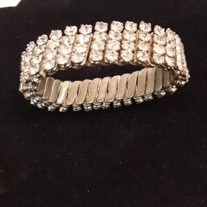 Clear vintage rhinestones stretch bracelet