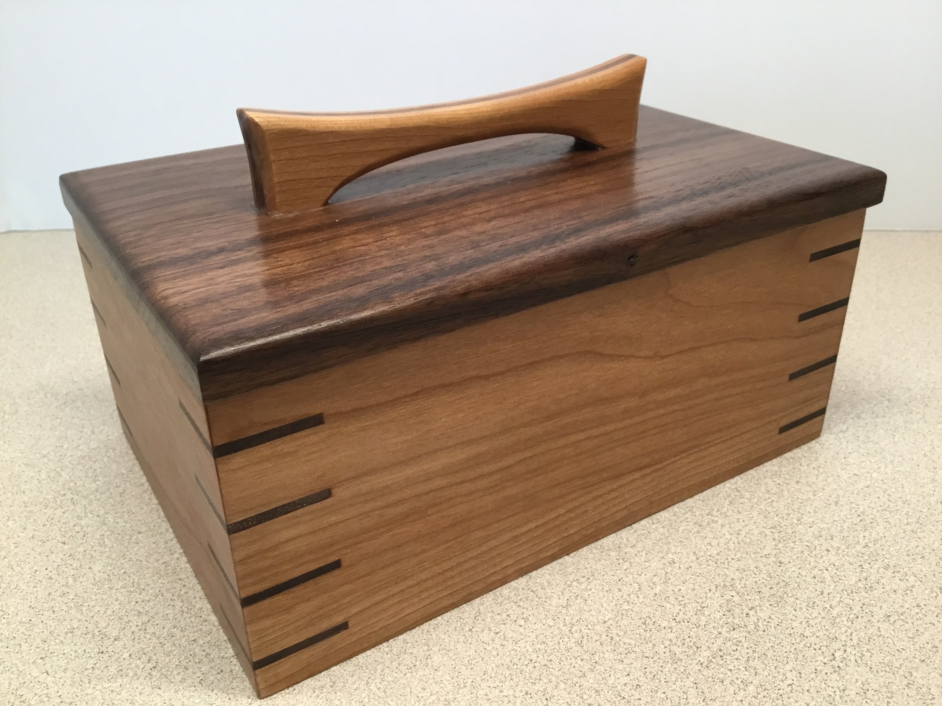 Black Walnut & Cherry Box - Etsy