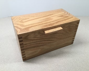 Red Oak box with hinged lid