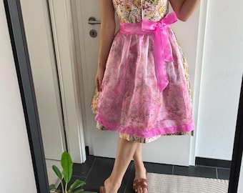 Handmade Dirndl Dress – Traditional Bavarian Oktoberfest Outfit with Pink Apron – Unique Special Floral Trachten Dress | Tailoring Possible