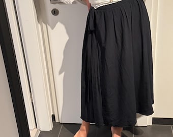 Versatile Viscose Skirt | Everyday Chic | Travel Essential | Elegant Midi/Maxi Skirt | Sustainable Fashion | Customizable Wardrobe Staple