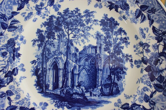 Pair of Vintage Wedgwood Queens Ware 1994 Blue & White Collection