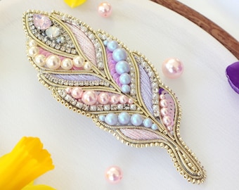 Broche de plumas Broche de pavo real Broche bordado Broche de perlas Broche de abrigo Broche de bordado de cuentas Broche de pájaro Broche de cuentas