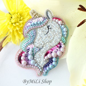Unicorn beaded brooch Embroidered brooch Horse pin Unicorn brooch Coat brooch Unicorn pin Pony pin Equestrian jewelry Elegant brooch
