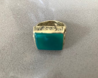 Brand new rectangular oblong green stone signet cocktail ottoman style ring fob pendant