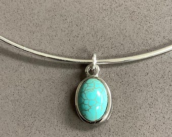 Retro silver tone turquoise oval cabochon pendant wire torque necklace - similar to Drew Barrymore necklace in the Wedding Singer