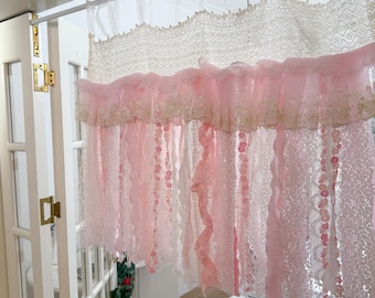 Rustikaler Shabby Chic Boho Fenstervorhang, Rosa Stickerei Blumen Spitze Volant, Café Vorhang, Hochzeitsdeko, H 63 cm