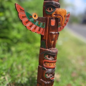 Totem in legno da 39&quot;: aquila intagliata a mano, arte da giardino