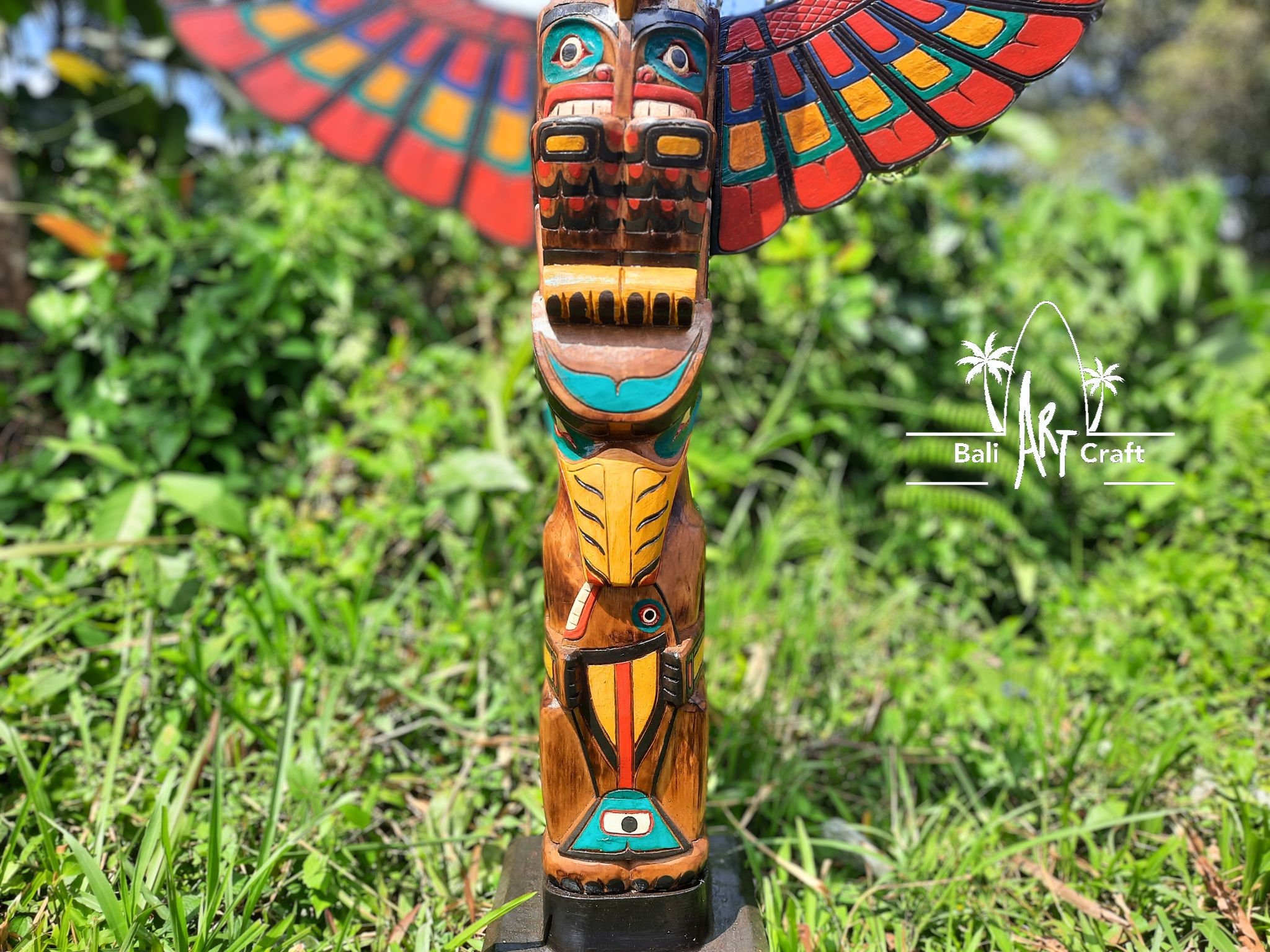 圧倒的存在感！魔除けの力を宿す 巨大ハンドメイド トーテムポール彫刻 圧倒的存在感！魔除けの力を宿す 巨大ハンドメイド トーテムポール彫刻