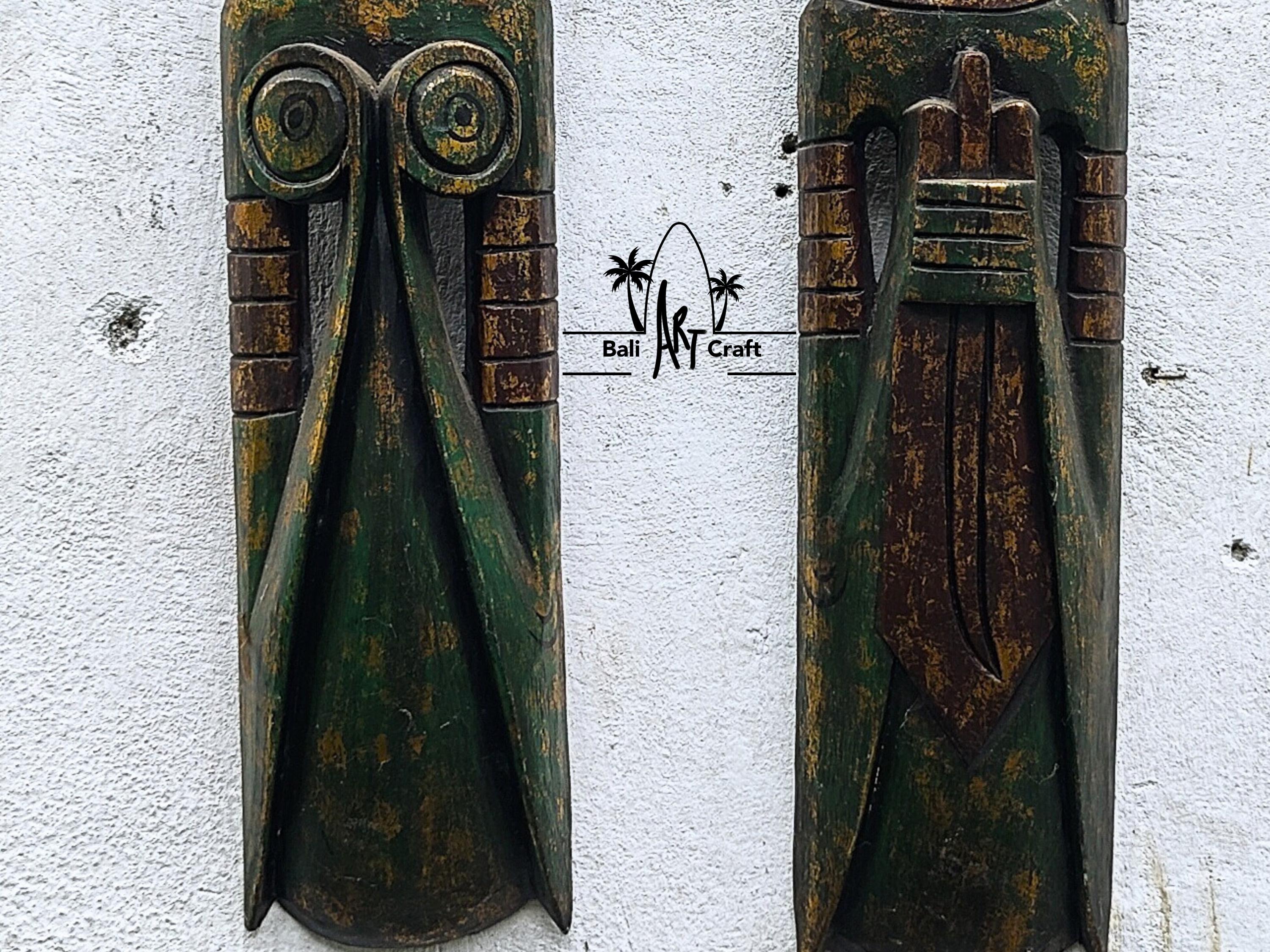 手彫りの部族風木製壁掛けアート：グリーン＆ゴールドのボヘミアン風 