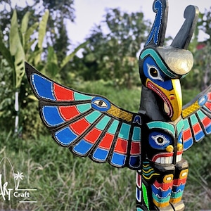 Totem pole sculpture - Etsy 日本