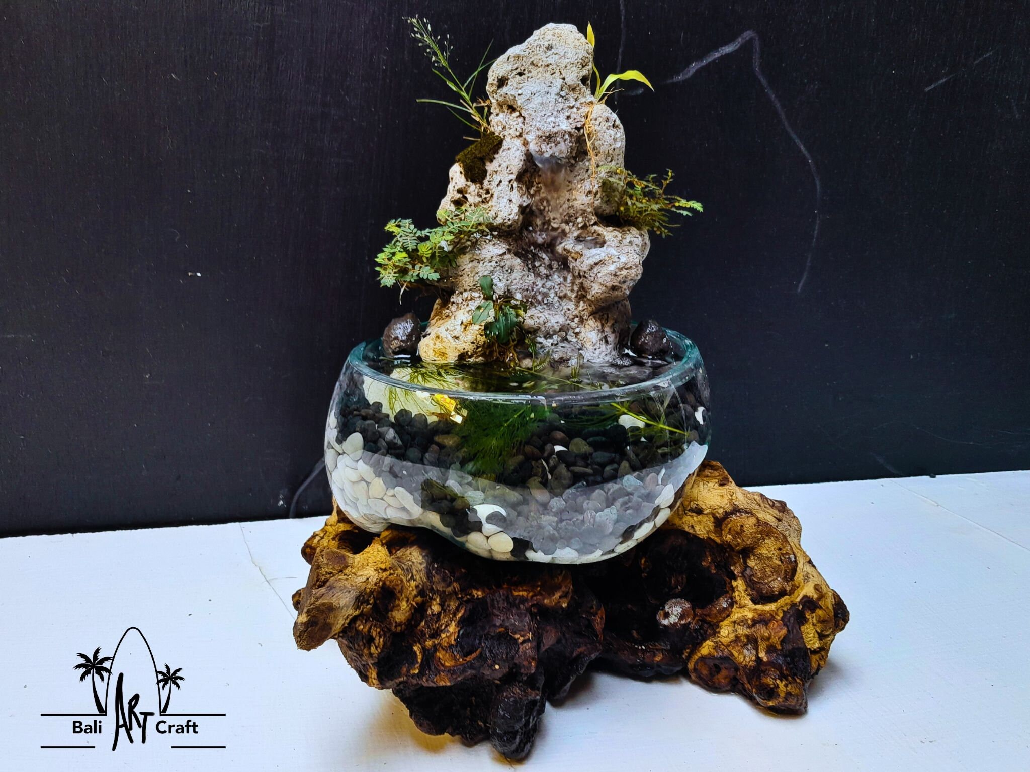木製台座付き溶融ガラス花瓶：滝テラリウム、アクアスケープ装飾