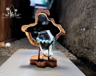 Staande vaas van gesmolten glas op gamalhout: Balinese plantenbak van geblazen glas (13 inch)