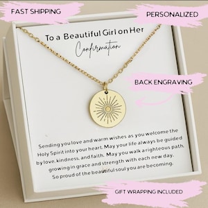 Può includere: Una collana d'oro con un ciondolo a forma di sole raggiante in una scatola regalo bianca. La scatola ha il testo "To a Beautiful Girl on Her Confirmation" e "Sending you love and warm wishes as you welcome the Holy Spirit into your heart. May your life always be guided by love, kindness, and faith. May you walk a righteous path. growing in grace and strength with each new day. So proud of the beautiful soul you are becoming."