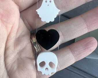 Customizable Skull, Heart & Ghost Tumbler Toppers | Unique Drink Accessories | Personalized Halloween Decor