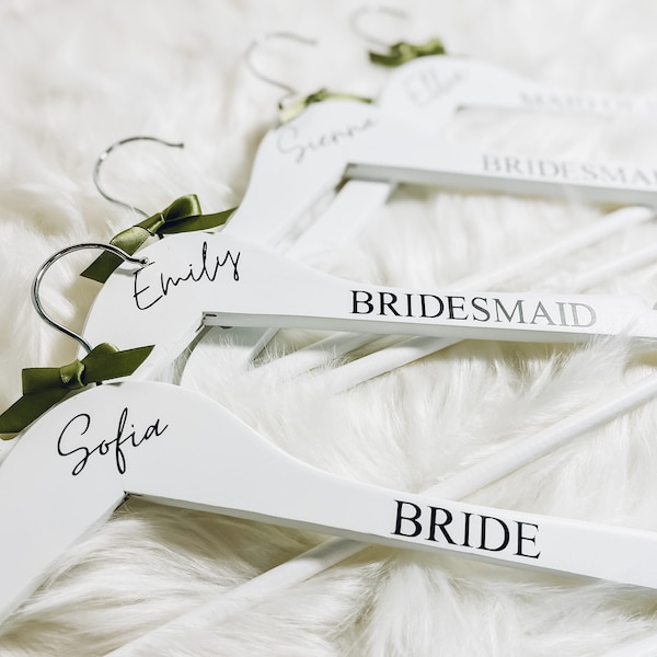 Wedding hangers, Bridesmaid Wedding hangers, Bridal party gift, Maid of Honour dress hanger, Wedding Dress Hanger