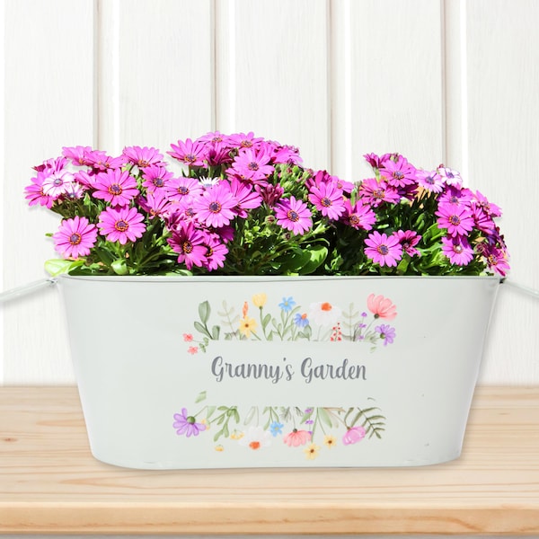 Jardinière d'anniversaire personnalisée, cadeau d'anniversaire, pot de plante personnalisé, jardinière de jardin de grand-mère, jardinière en métal, cadeau grand-mère, grand-mère, grand-mère