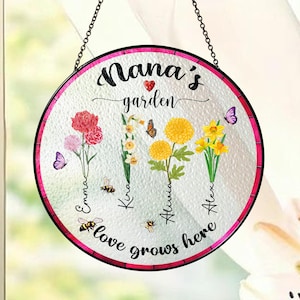 Gepersonaliseerde oma&#39;s tuin glas-in-lood suncatcher: geboortemaand bloemen