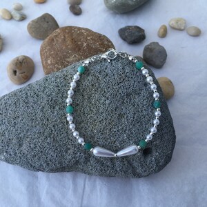Delicate Green Agate Gemstone and Pearl Bracelet