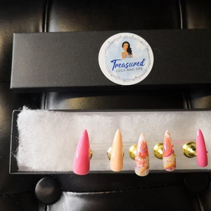 Pink Paisley Press On Nails: 20 Piece Nail Set