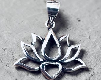 Sterling Silver Lotus Flower Pendant Necklace