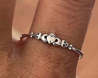 Sterling Silver Vintage Irish CLADDAGH Petite Pinky Ring