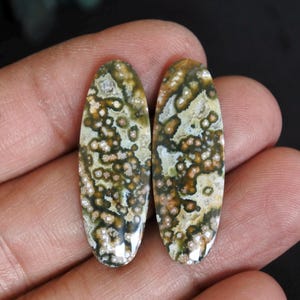 Par de pendientes de jaspe del río Java y jaspe oceánico