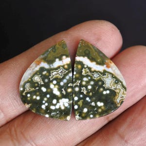 Par de pendientes de jaspe del río Java y jaspe oceánico