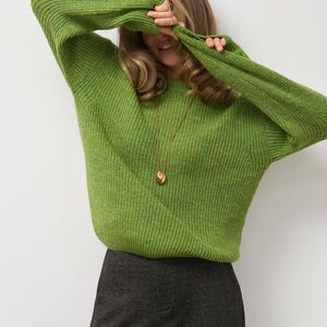 Merino Wool Pullover for Women – Soft Knit Sweater with Crew Neck, Winter Minimalist Jumper, Sustainable Fashion