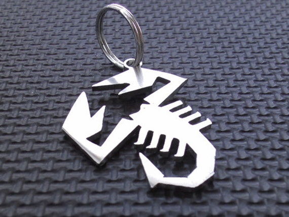 FIAT Red Logo Punto Panda 500 Bravo Metal Keyring key chain with Gift Pouch 