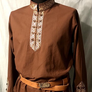 Mittelalterliche Herren Tunika, langes Hemd mit Zierverzierung - Larp, Fantasy, Bogenschützen-Gewandung, Reenactment, Mittelalter