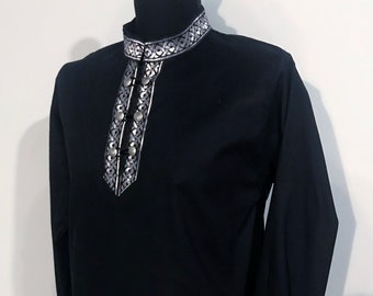 Chemise noire médiévale pour homme avec décoration de ruban tissé, grandeur nature, fantaisie, archer