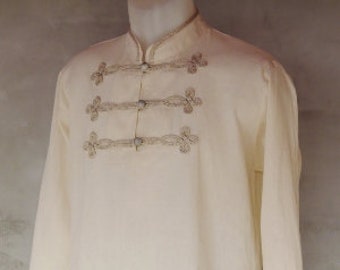 Chemise pour homme avec décoration de cordon de passementerie, grandeur nature, fantaisie, archer, noble, royal