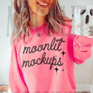 Gildan 18000 Sweatshirt Safety Pink Mockup - Roze kleur - Heavy Blend Sweatshirt - Model Mockup - Herfst Mockup - Halloween Mockup