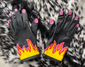 Flames and fingernails Handpainted leather gloves
